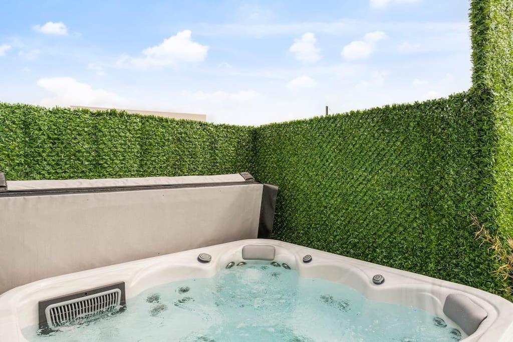Schitterende Loft Met Jacuzzi En Sauna In Мехелен Экстерьер фото